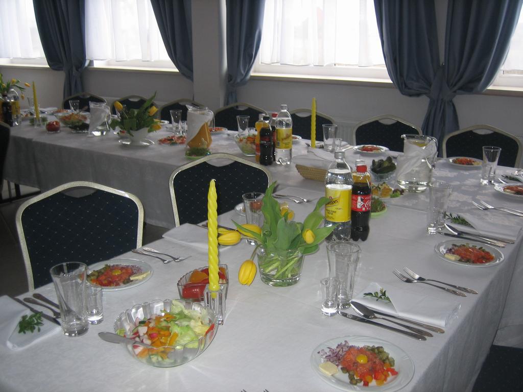 Gosciniec Rycerski Bed and Breakfast Paprotki Exteriör bild