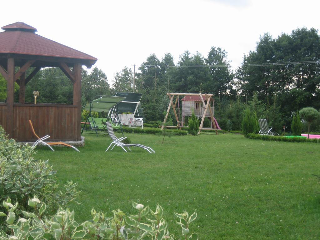 Gosciniec Rycerski Bed and Breakfast Paprotki Exteriör bild