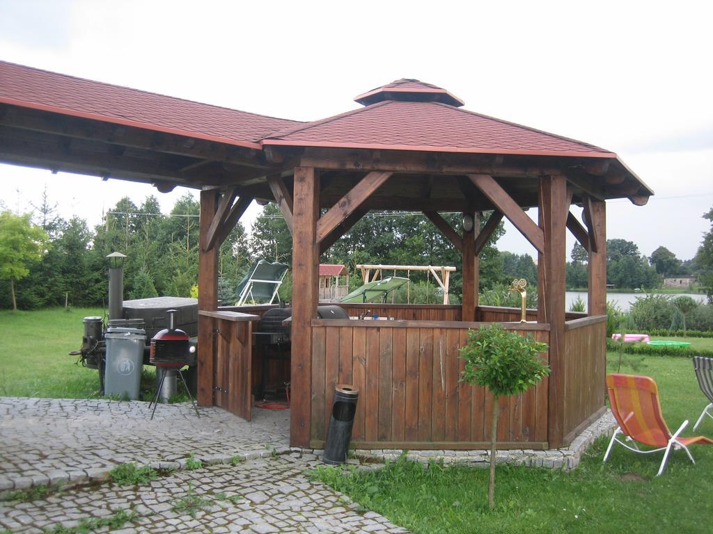 Gosciniec Rycerski Bed and Breakfast Paprotki Exteriör bild